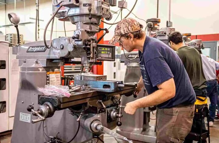 Services 8976a7c51caf7d76134c179d6f613cda